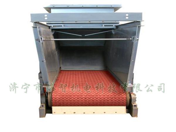 防腐蝕帶式（甲帶）給料機(jī)采用了防打滑膠帶，防止在物料輸送過程中造成撒料后果